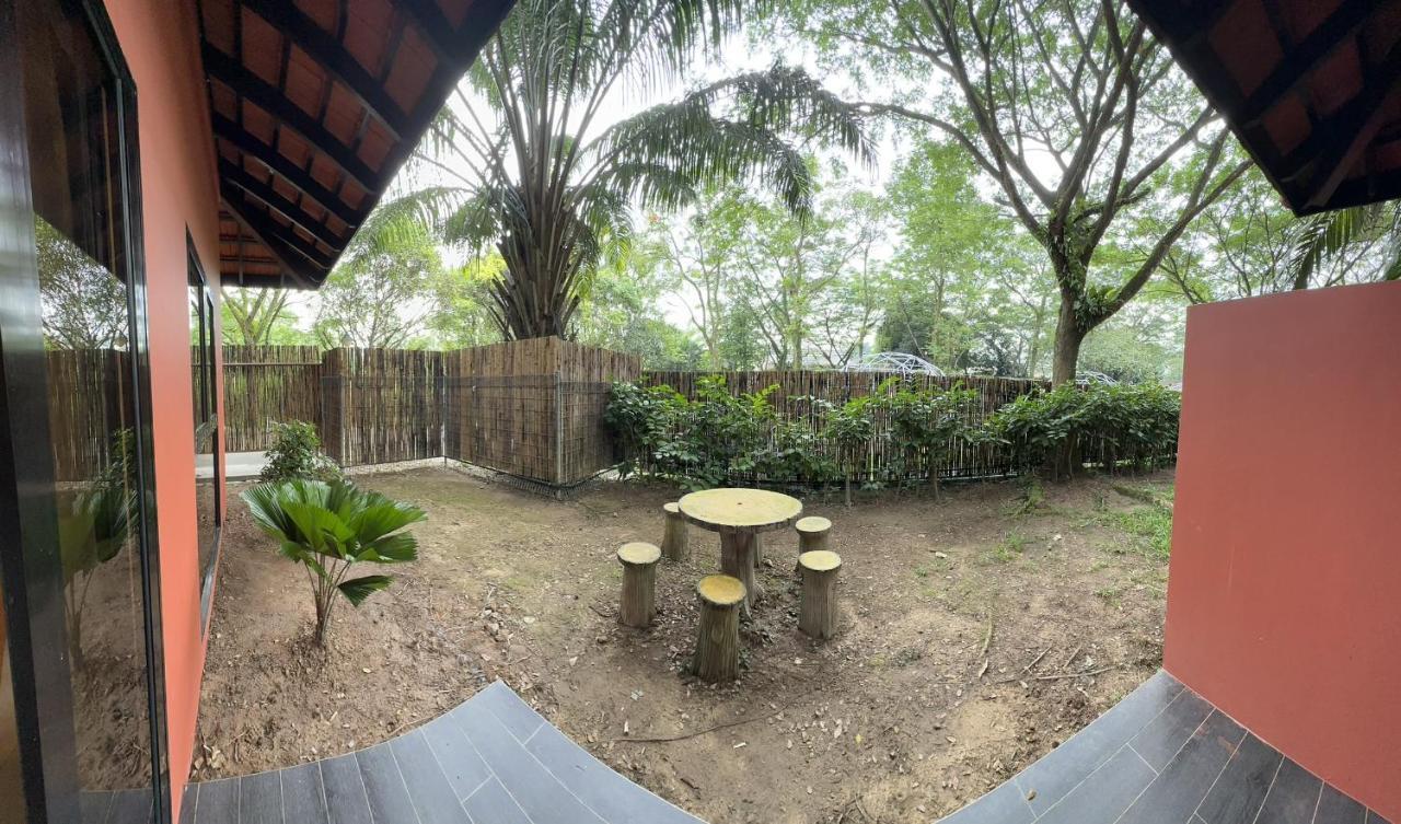 Kranji Sanctuary Resort Сингапур Экстерьер фото